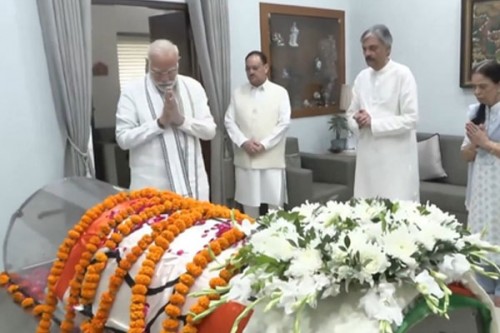 PM Modi pays last respects to veteran BJP leader Vijay Kumar Malhotra