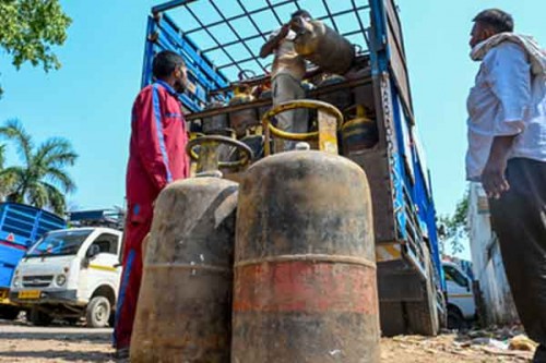 Commercial LPG price hike set to push up food prices across Chennai