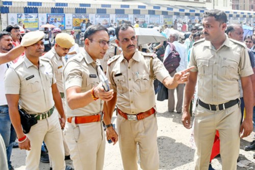 Bengal police bust fake birth-death certificate racket, Kolkata couple arrested