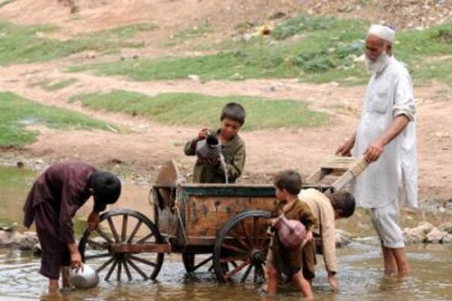 Pakistan's poverty crisis deepens as institutions continue to fail: Report