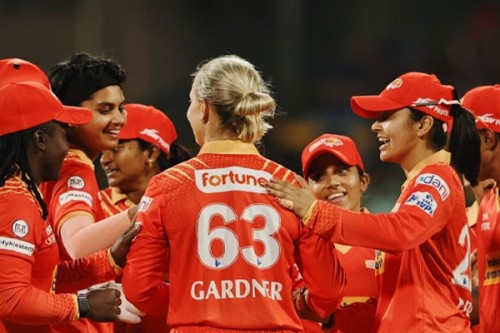 WPL 2026: 'Asked girls to go out and fight hard,' says GG coach Klinger