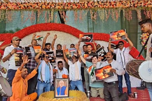 Varanasi locals celebrate India's victory over Pakistan, perform rituals with PM Modi's poster