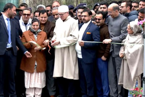 J&K CM throws open Srinagar Tulip Garden, heralds spring tourism