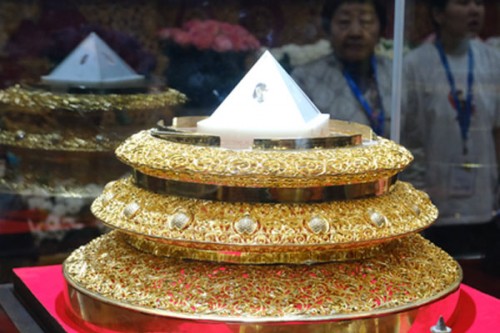 J&K L-G pays obeisance at Buddhist monastery in Russia's Kalmykia