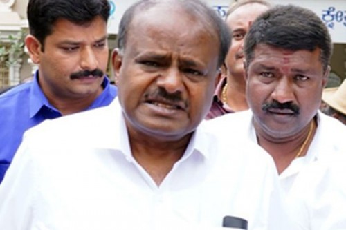 Cong centenary session: Only modern Gandhis' cutouts, no place for Mahatma Gandhi, says Kumaraswamy