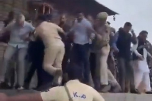 CM Omar Abdullah climbs graveyard gate, grapples with security men amid Martyrs' Day row