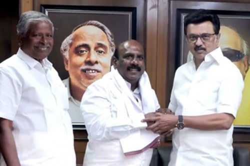 OPS loyalist Manoj Pandian joins DMK, announces resignation as MLA