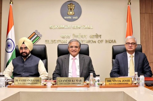 Bihar polls: ECI holds meet of enforcement agencies to combat movement of cash, liquor and drugs  