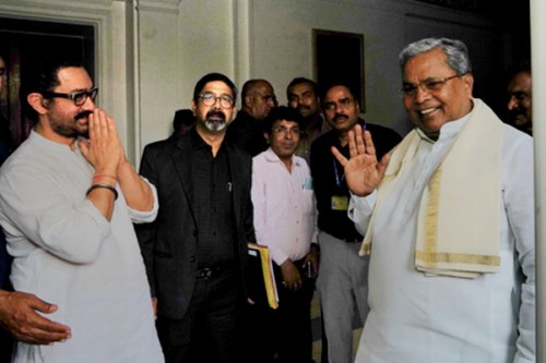 CM Siddaramaiah, Aamir Khan exchange pleasantries at Rashtrapati Bhavan