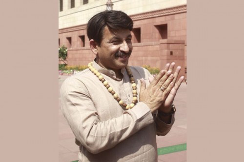 No one can do politics by hurting people's faith: Manoj Tiwari slams Mahagathbandhan