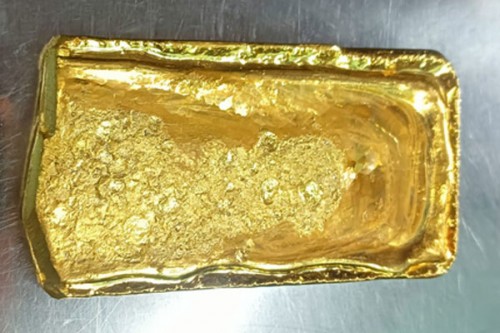 BSF foils smuggling bid along Indo-Bangladesh border, arrests one with gold bar