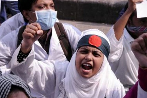 Bangladesh health workers' protest disrupts services as demands intensify