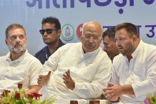 Bihar elections: Grand Alliance in disarray as allies clash on eight seats