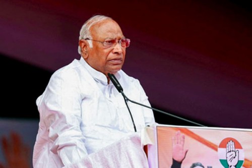 Kharge expresses grief over Cuttack hospital fire, urges Congress workers to assist victims