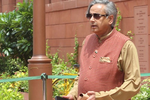 Veteran Cong leader Hassan accuses Shashi Tharoor of undermining party leadership