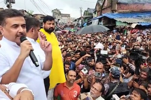 Political slugfest erupts in Bengal over Khidirpur fire that gutted 1,300 shops