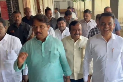 Karnataka BJP team meets Speaker; demands revocation of 18 MLAs' suspension