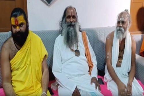 Ujjain seers threaten to disrupt IPL matches over Bangladeshi player