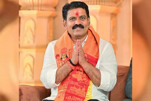 Chhattisgarh Dy CM shares lunch with Naxal's mother in bid to secure commander's surrender