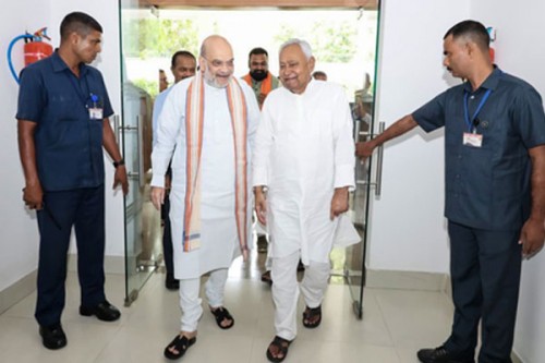 Amit Shah meets Nitish Kumar; JD(U) says everything within NDA smooth