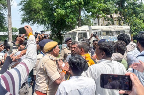 Vidhan Sabha march: Patna Police resort to lathi-charge to disperse Jan Suraaj workers