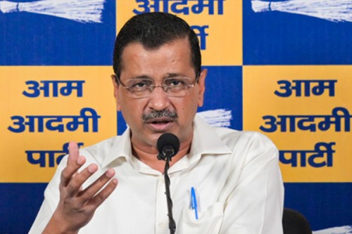 Huge LPG shortage in country, Modi govt's 'feeble' foreign policy to blame: Kejriwal