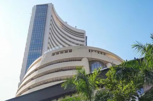 Indian stock market ends lower amid selling in IT, banking shares