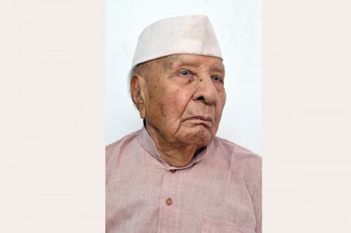 This freedom fighter and centenarian bats against turncoat politics, preferring principles over power