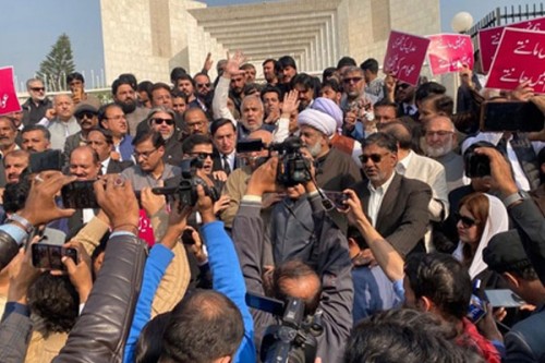 Pakistan: Political parties announce mobilisation campaign against 27th Constitutional Amendment