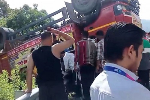 Over dozen hurt, three feared dead as truck carrying Kanwariyas overturns in Uttarakhand's Tehri