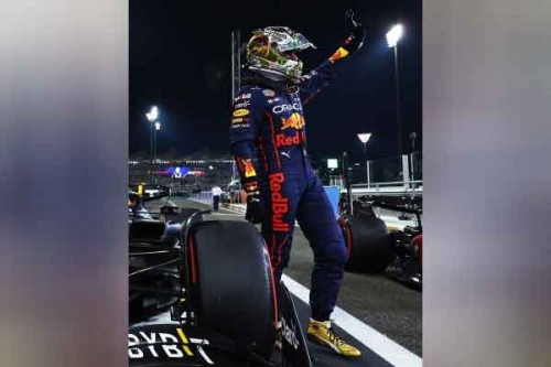 Japanese GP: Verstappen edges out teammate Perez to claim pole position