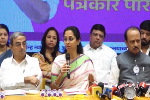 Ajit Pawar, Supriya Sule bury hatchet for now; share political stage to release manifesto for developed Pune