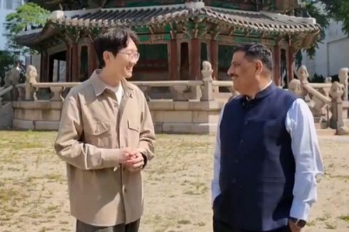 Meeting 'Korean Bihari' was special, says MP Sanjay Jha after interacting with YouTuber Lee