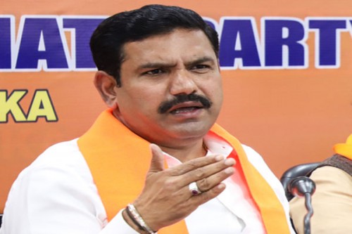 Karnataka BJP slams Cong govt over municipal staff strike