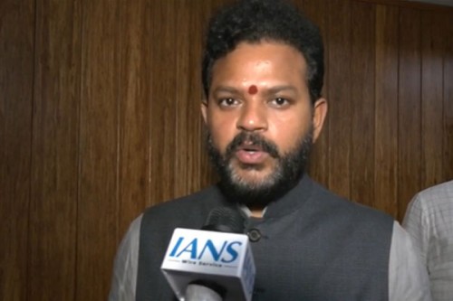 Mahindra-Airbus collaboration a boost to 'Make in India' initiative: Civil Aviation Minister