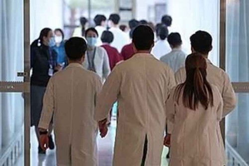South Korea to send suspension notice to 13,000 striking doctors