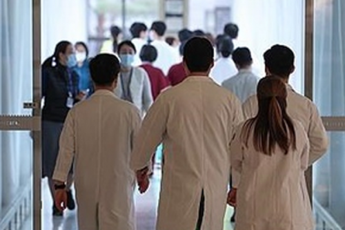 South Korea: Doctors at major hospitals decide to stage indefinite walkouts