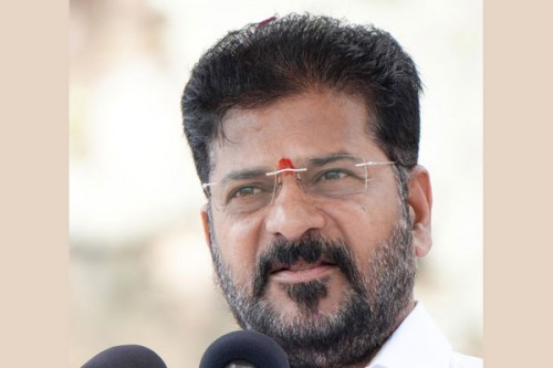 Centre discriminating against Telangana in urea supply: Revanth Reddy