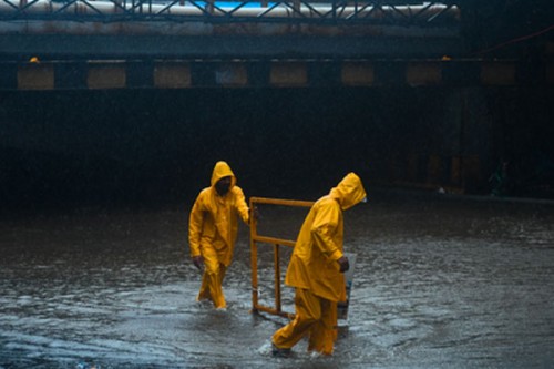 Oppn slams Fadnavis govt over Mumbai waterlogging issue after season's first heavy rainfall