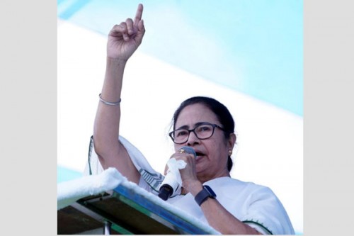 Those who turned Indians into beggars are now labeling TMC thieves: Mamata
