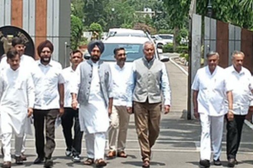 Punjab BJP meets Governor, seeks CBI probe into hooch deaths