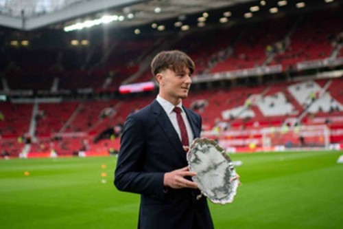 Man Utd goalkeeper Elyh Harrison joins Shrewsbury Town on loan