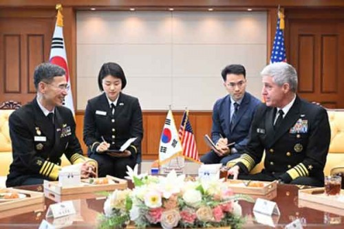 Top admirals of South Korea, US, Japan discuss trilateral cooperation in Seoul