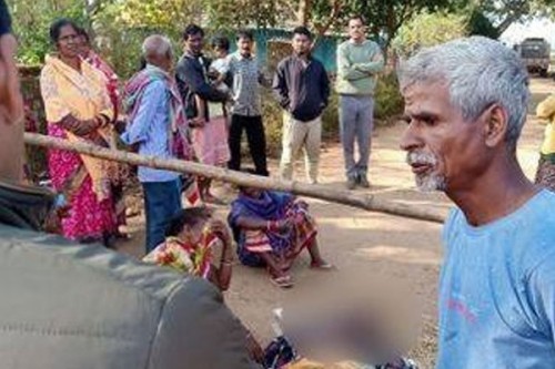 Youth crushed to death in Chaibasa for protesting sand smuggling, villagers block road in anger