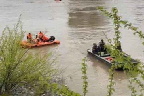 No trace of missing persons yet, says Kashmir IGP on boat tragedy