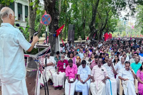 Barring West Bengal and Tamil Nadu, nationwide strikes by Trade Unions remain peaceful