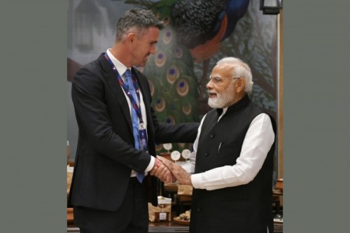 Kevin Pietersen shares picture of 'firm handshake' with PM Narendra Modi