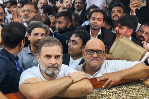 BJP berates LoP Gandhi for 'photo-op' during bail hearing in court 