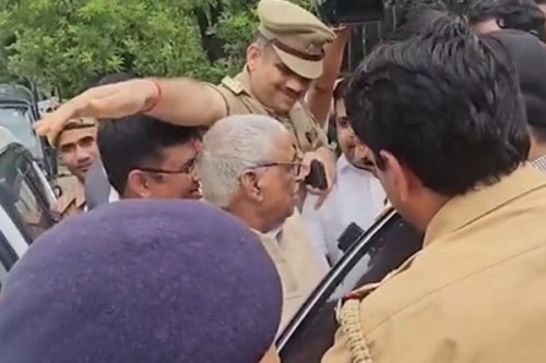 SP delegation leaves for Bareilly over 'I Love Muhammad' row; heavy police deployment stops leaders