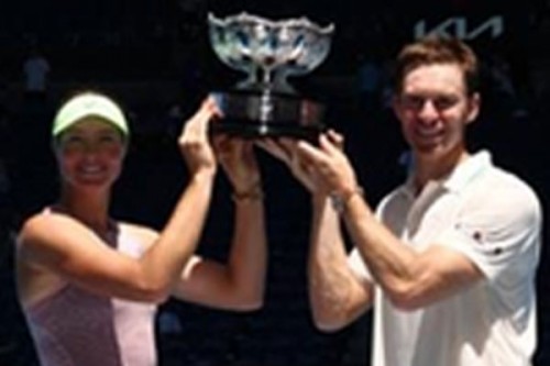 Gadecki and Peers become first pair in 37 years to defend Aus Open mixed doubles title